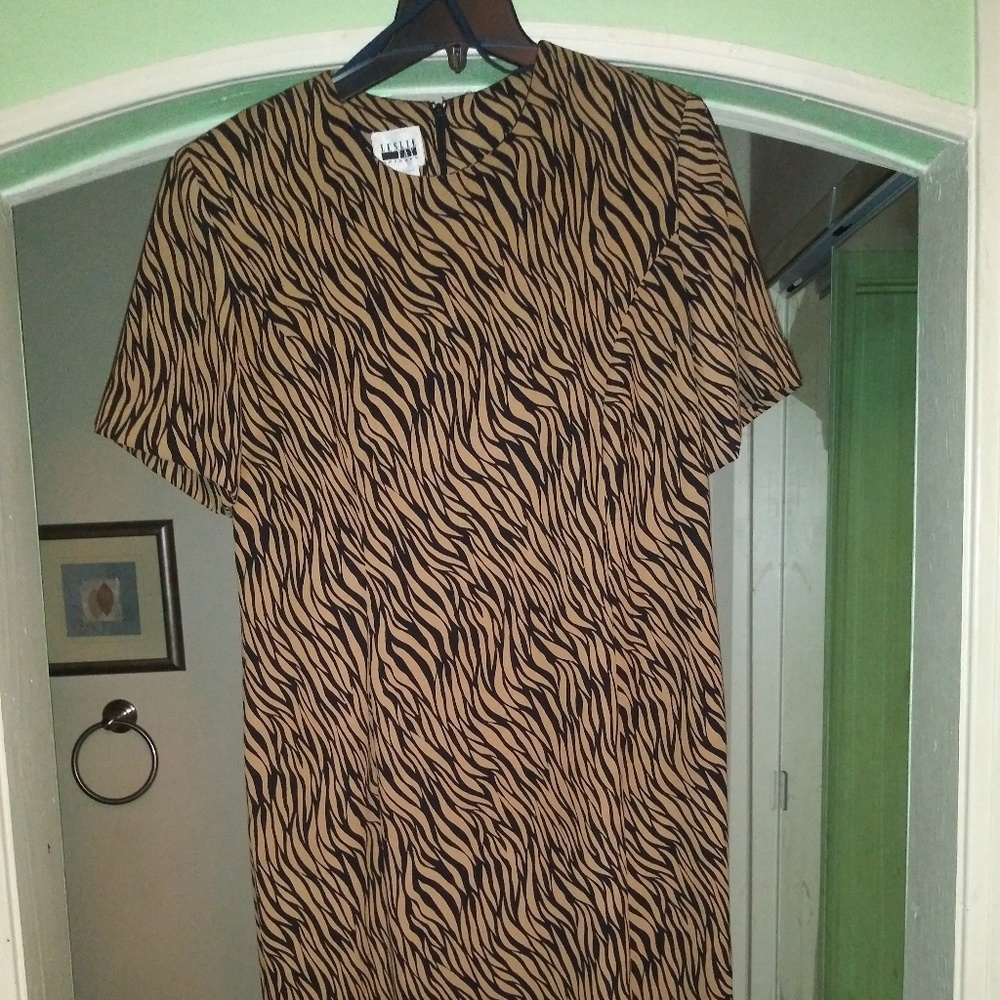 DRESS